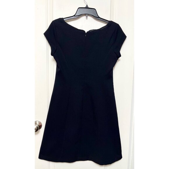 Cabi Scoop Neck Knee-Length Sheath Dress in Black Size 6 - Picture 6 of 8